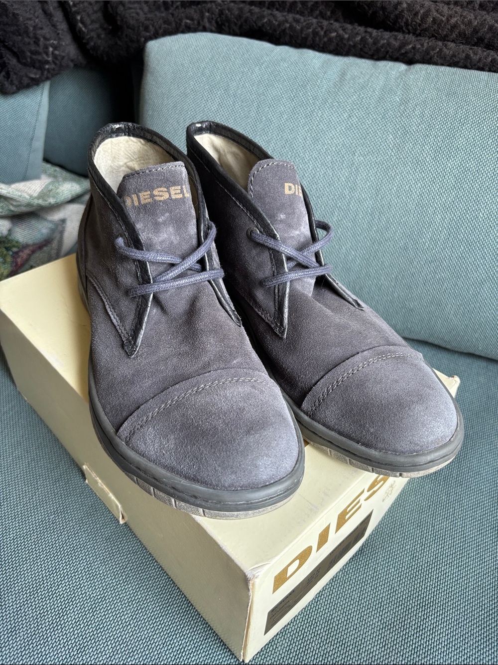 Diesel Men’s Charcoal Suede Chukka BICHUKKA CASTLEROCK Boots, Sz 10. Like New!